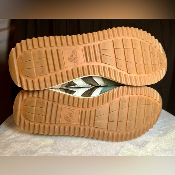 NIB Gola Chicago sneakers khaki/cappuccino/ off white US size 8 - Picture 8 of 13